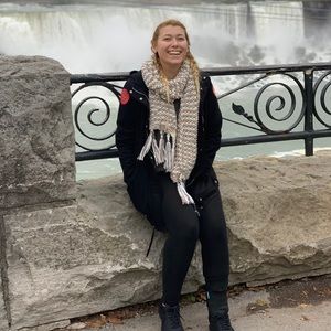 Meet your Posher, Isabella